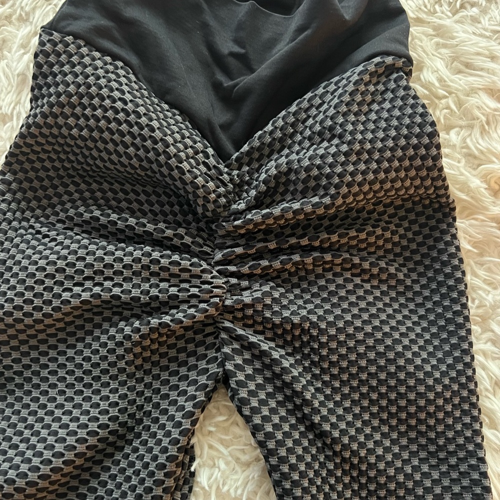 Women’s Workout Leggings - Picture 5 of 6
